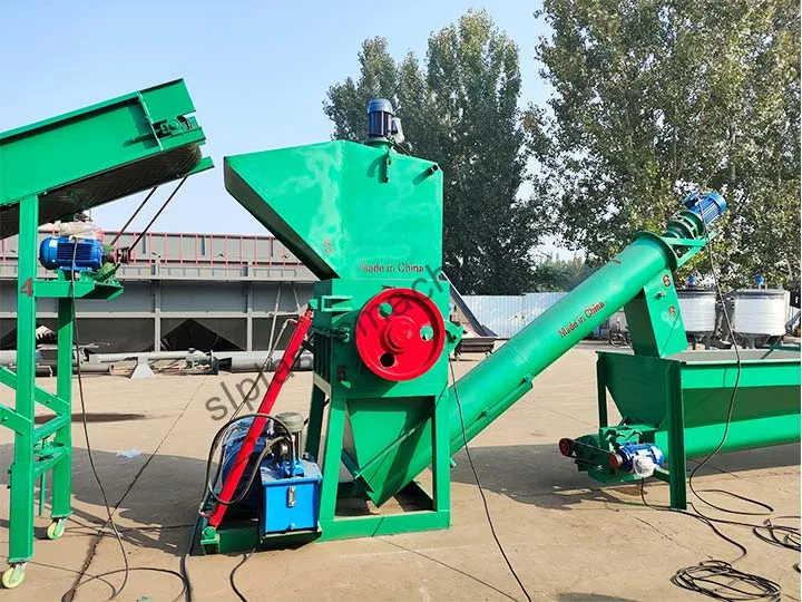 PET crushing machine